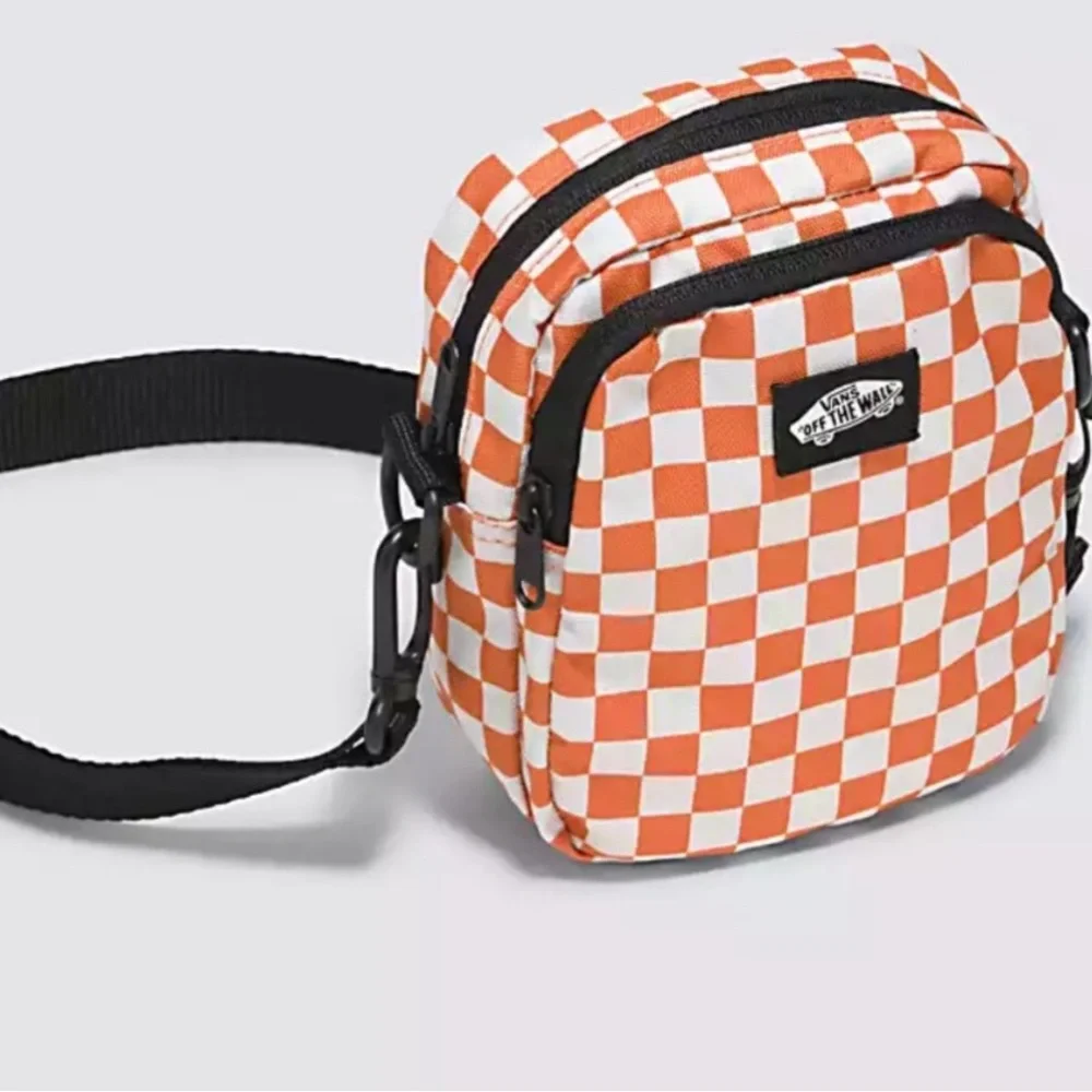 Vans - Picture 2 of 4